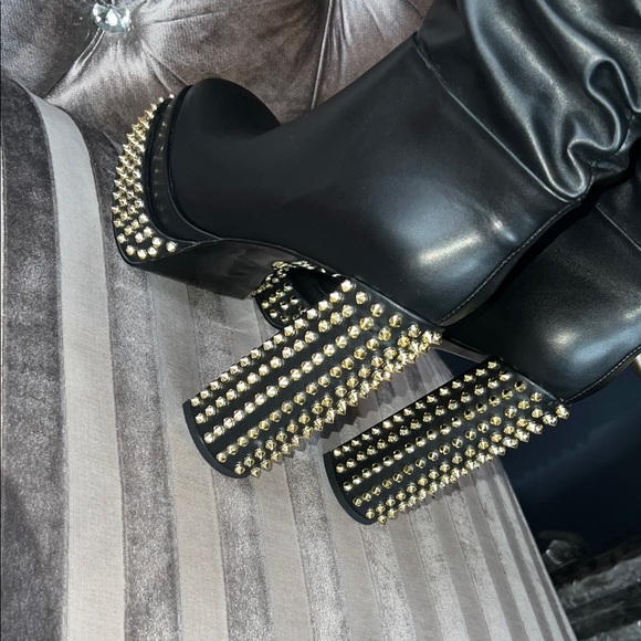 🖤🐝 ✨ Azalea Wang Black Gold Studded Slouchy Platform Mid-Calf Boots - Picture 8 of 10